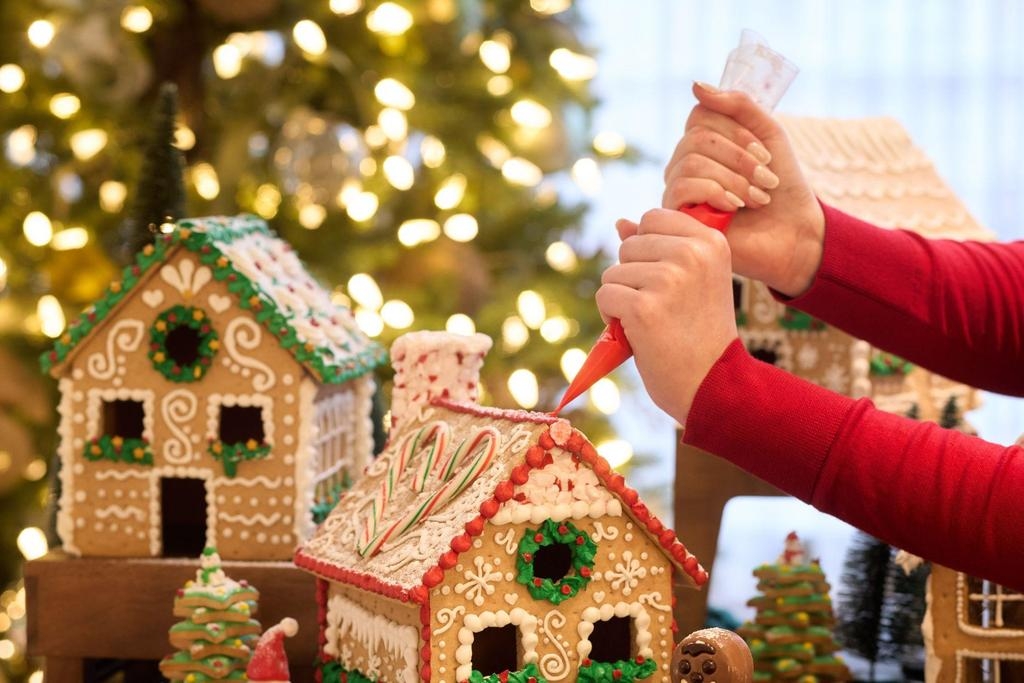 Gingerbread House Decorating Class at The Ritz-Carlton\, Portland