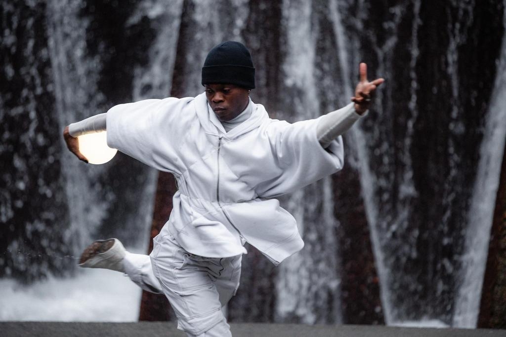 A Garden of DoorsMovement Workshops with Tony Carnell