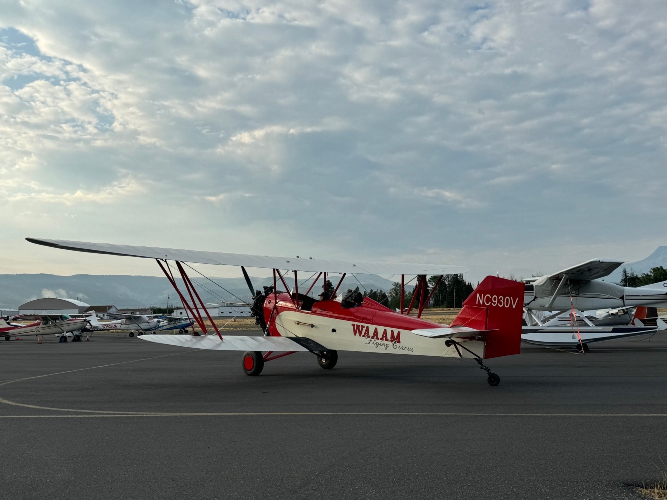 Annual Hood River Fly-In at WAAAM