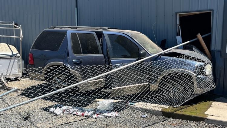 Portland driver arrested after crashing into airport building, stealing keys