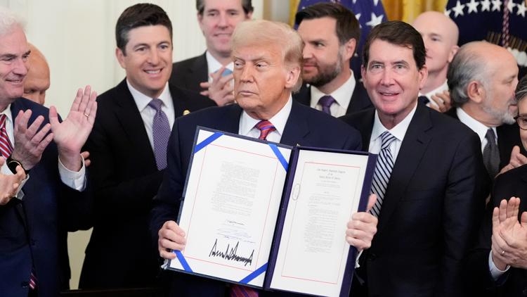 Trump signs new stablecoin regulations into law, a major milestone for crypto industry
