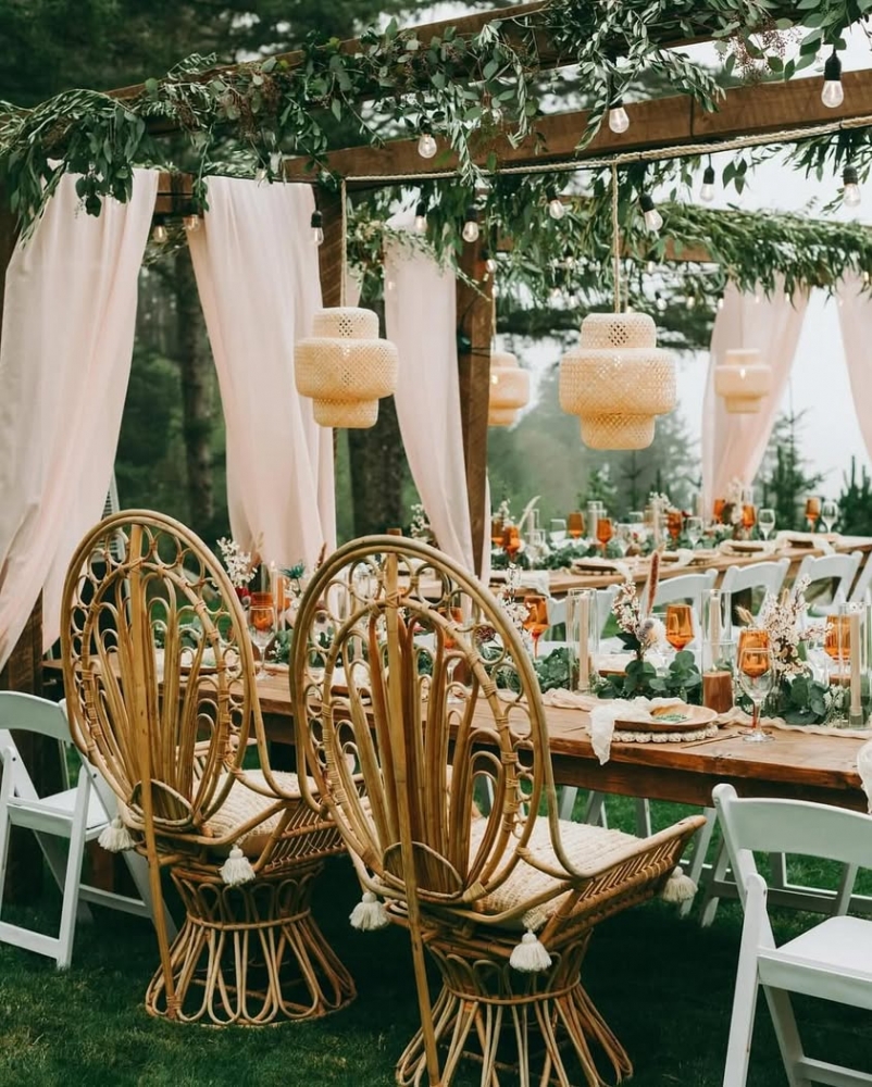 Crook PointSet the scene. ✨ From wildflower centerpieces to driftwood details, every celebration at Crook Point can refl...