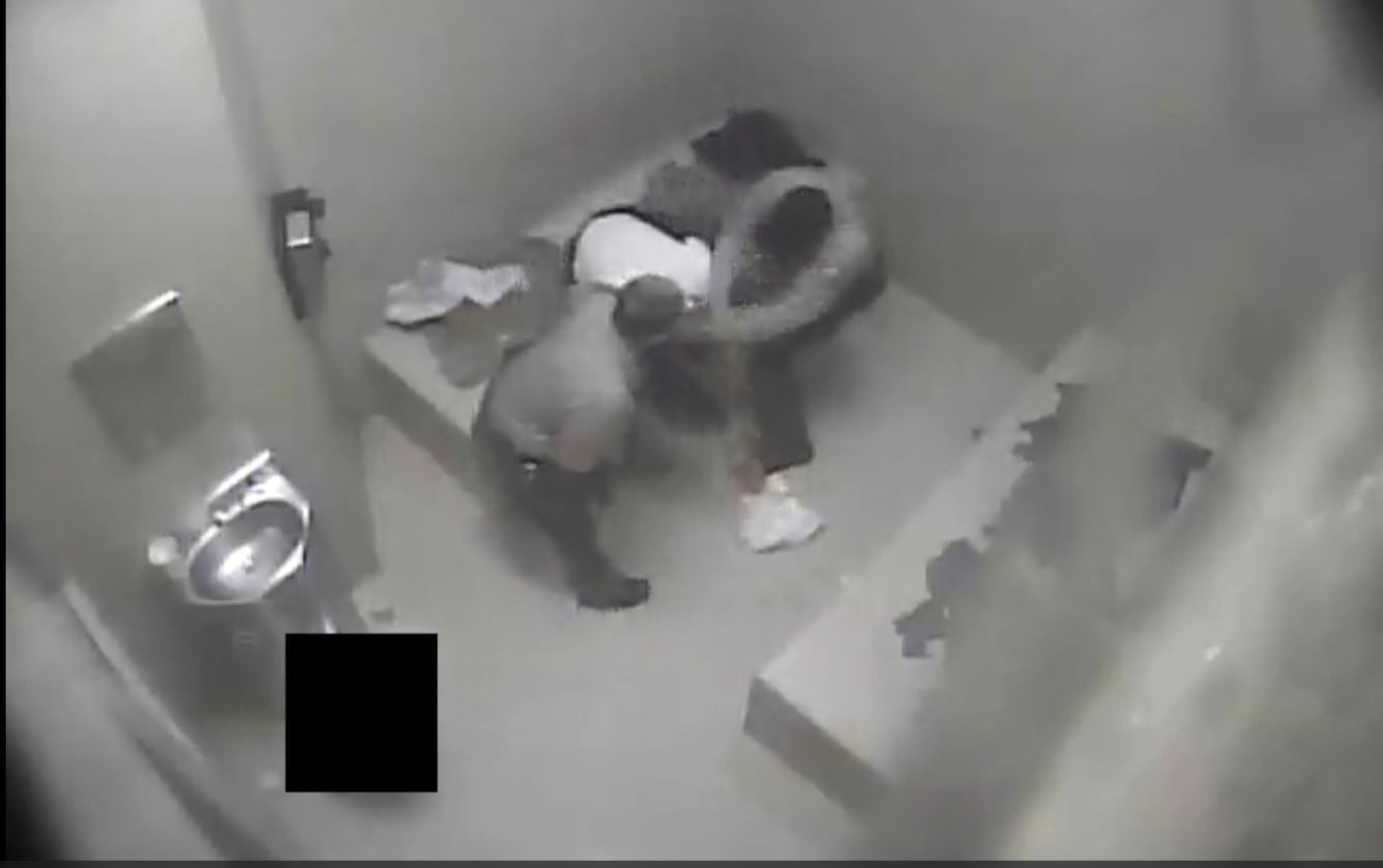 Clackamas County Jail deputies used cruel and unusual punishment, lawsuit alleges