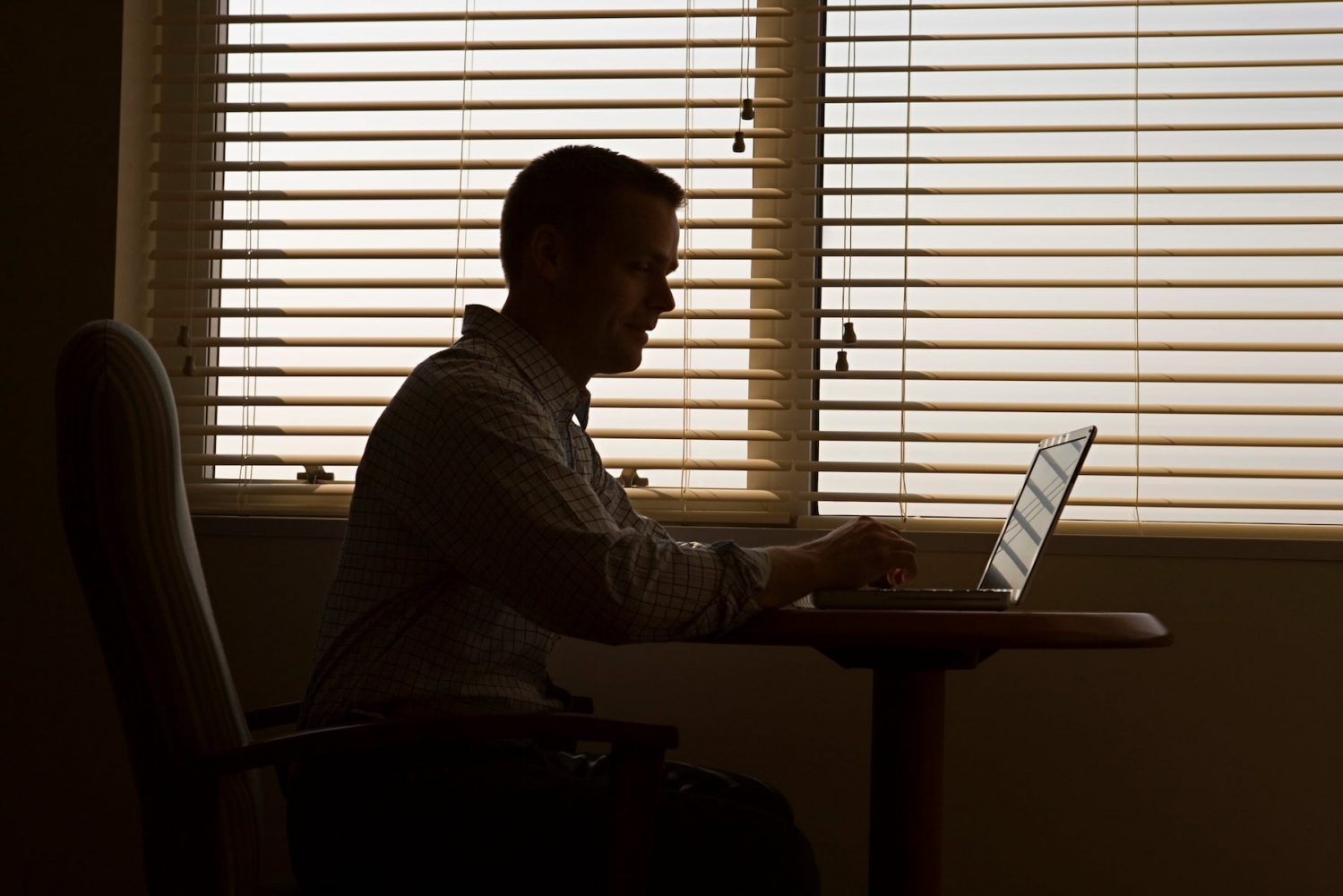 Dear Abby: Wife’s reluctance to meet husband’s old high school online girlfriend could backfire