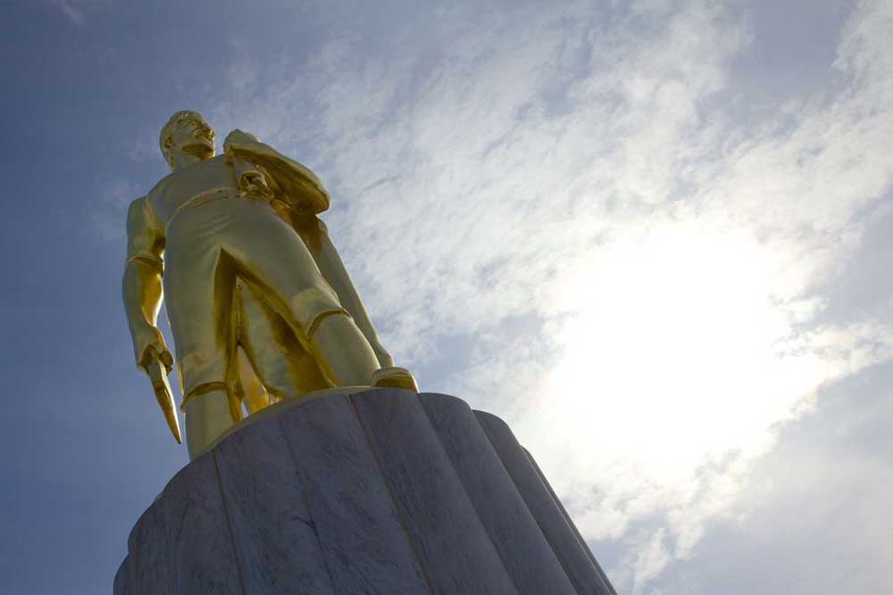 Oregon's iconic 'Gold Man' statue is getting re-coated in gold
