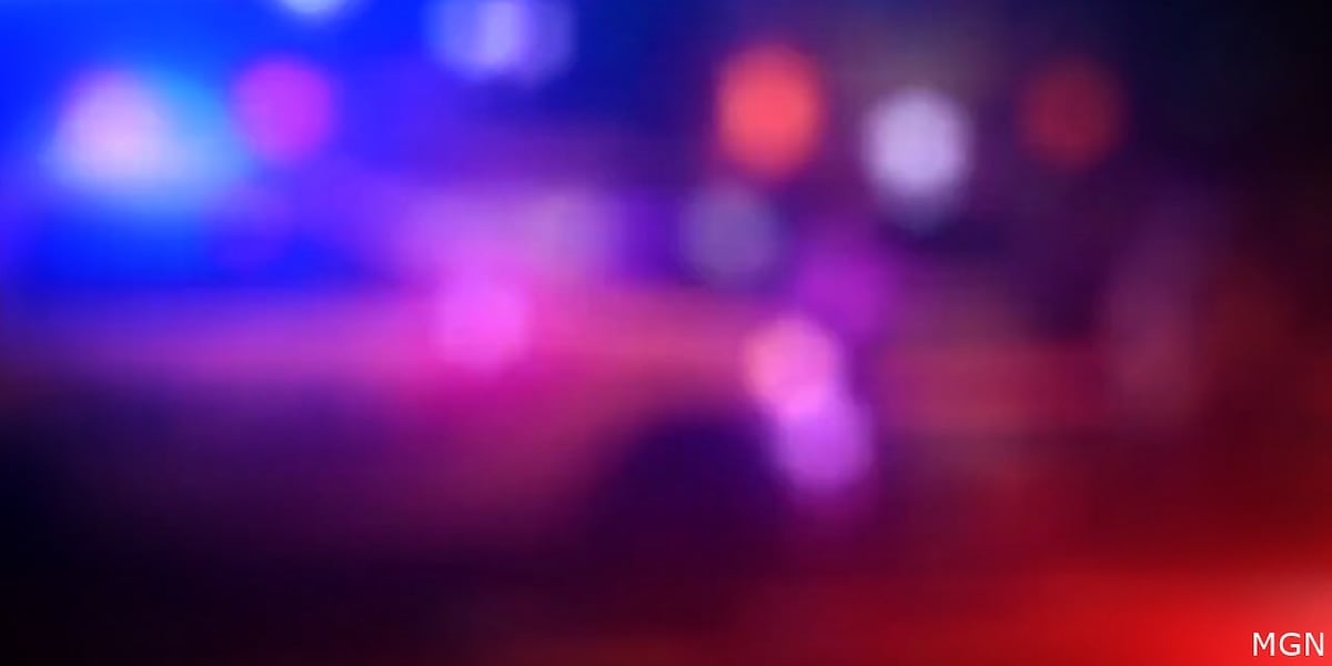 1 killed after being hit by train in Salem