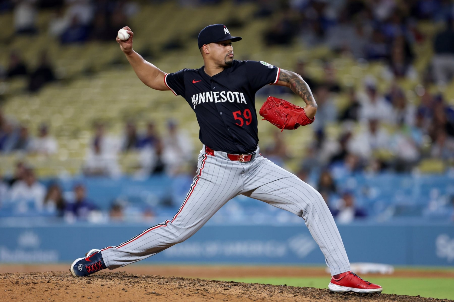 Relief pitchers highlight MLB trades, but big names remain as deadline looms