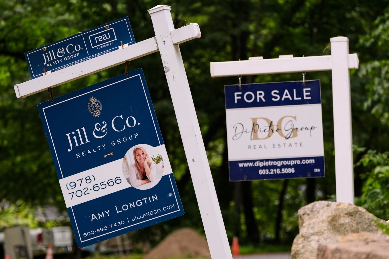 Average mortgage rate eases again, offering modest relief for home shoppers