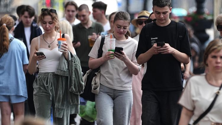 How Russia reins in the internet by blocking websites and isolating it from the rest of the world