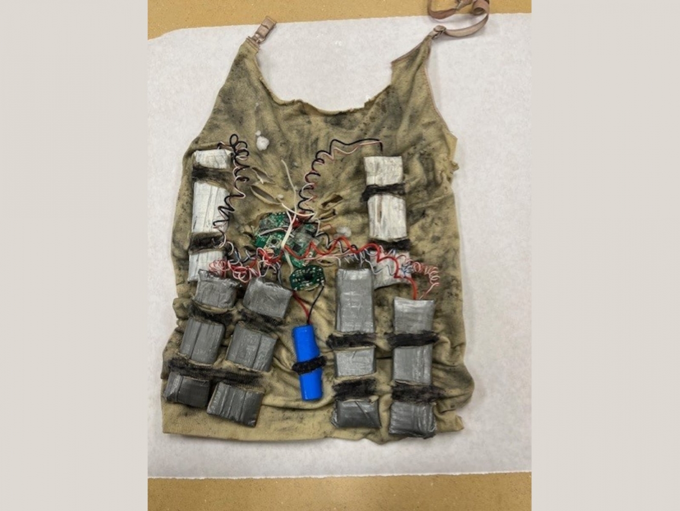Woodburn man who wore vests packed with fake bombs during robbery attempts sentenced to 8 years