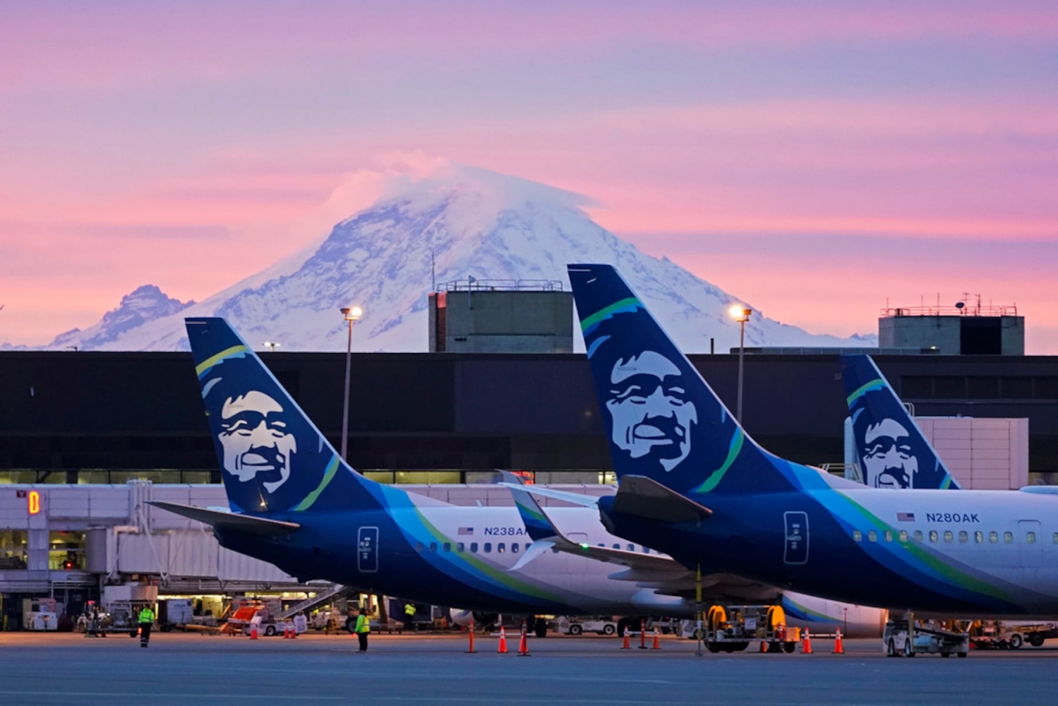 Alaska Airlines previews new, aurora-inspired look for global flights