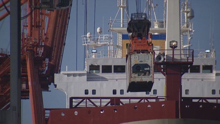 Imports plunge at Seattle, Tacoma ports as tariffs take toll