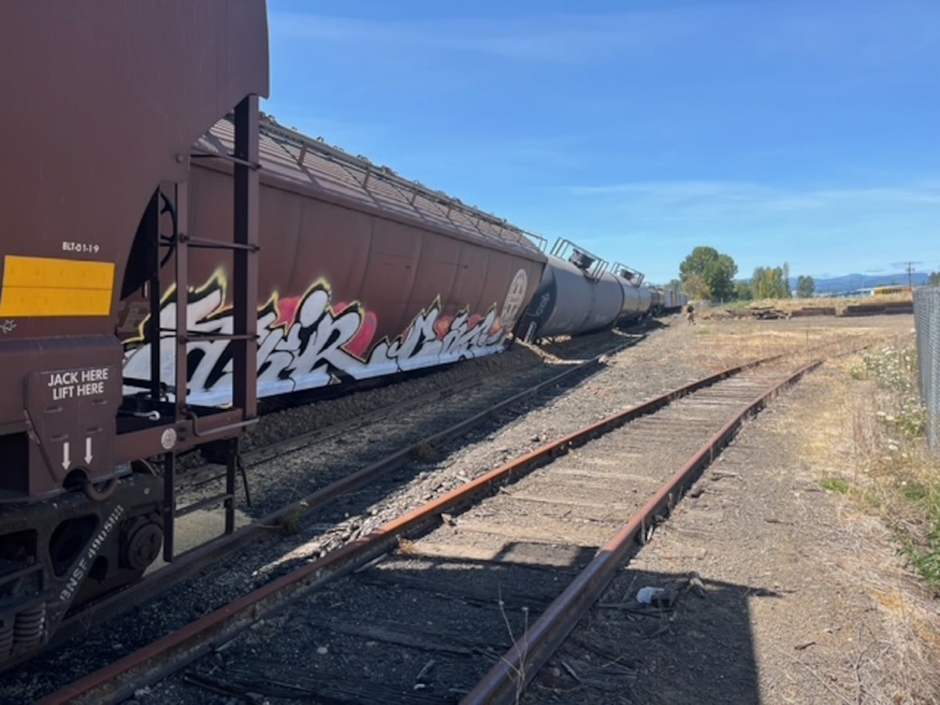 North Plains train derailment disrupts Garlic Festival traffic