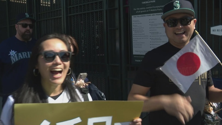 Sellout crowd celebrates Ichiro Suzuki's jersey retirement at T-Mobile Park