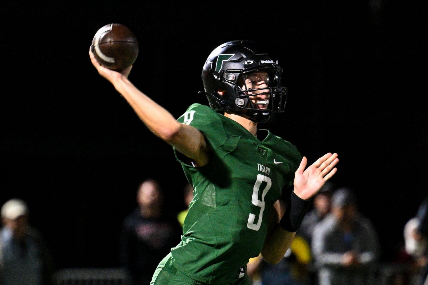 Your picks: Who is the best 6A quarterback in Oregon high school football?
