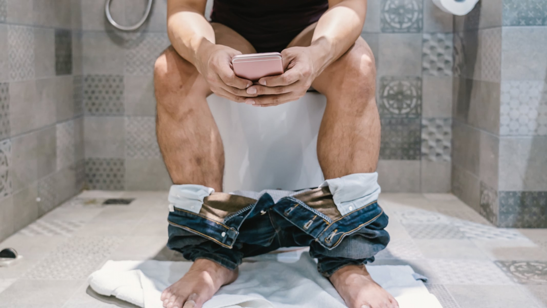 Portlanders can’t stop texting from the bathroom