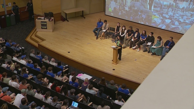 UW scientists, students rally against proposed federal research funding cuts