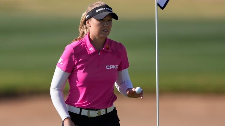 Brooke Henderson back in contention in Portland Classic in bid to end long victory drought