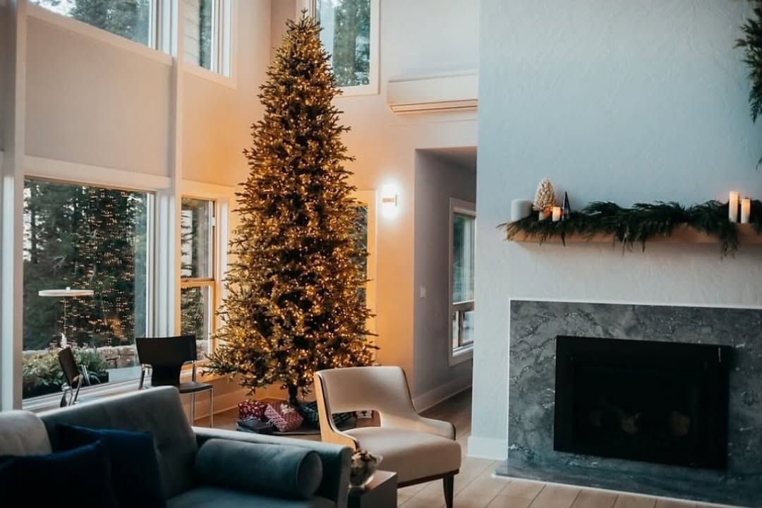 Crook PointThe holidays at Crook Point feel like something out of a storybook..crisp ocean air, twinkling lights, and th...