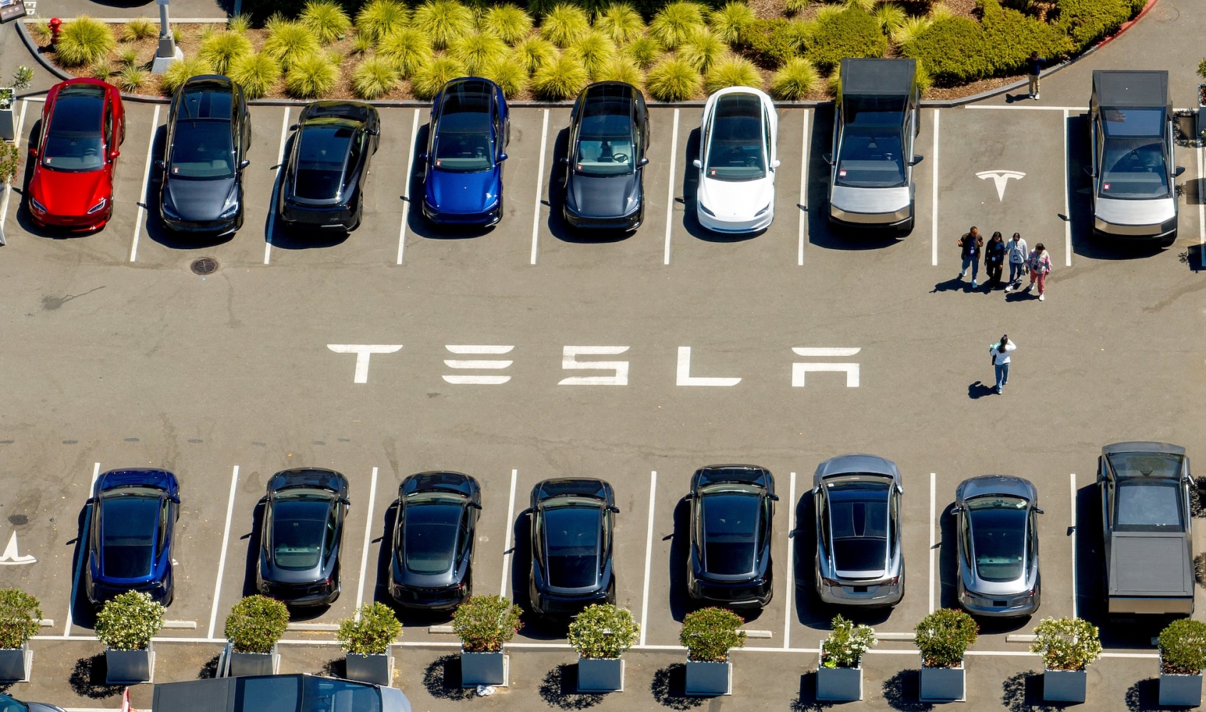 Tesla’s been slow to report self-driving car crashes. Federal investigators want to know why