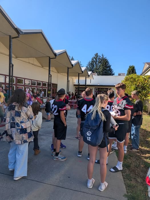 What a great turn out Thursday night at our Jr/Sr High school campus for the annual Welcome Back BBQ! Teachers from Kind...