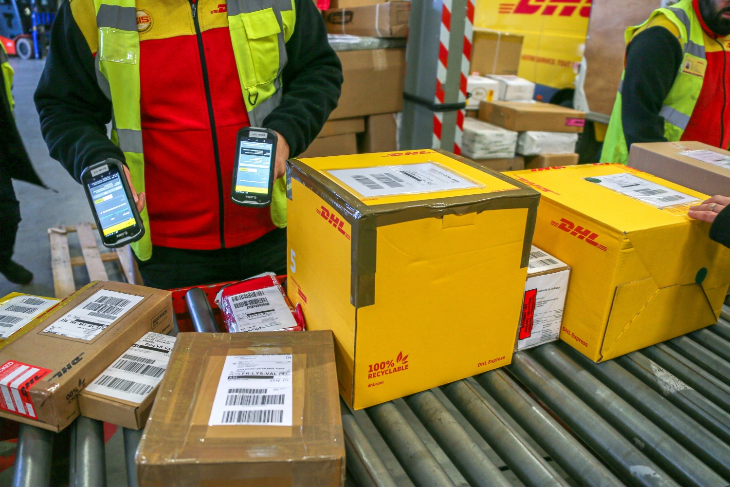 Boxed in by shifting tariff rules, European shippers pause some U.S.-bound parcels