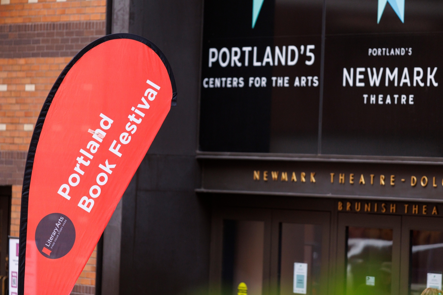 Portland Book Festival will have 2 headliners: Rebecca Yarros and Stacey Abrams