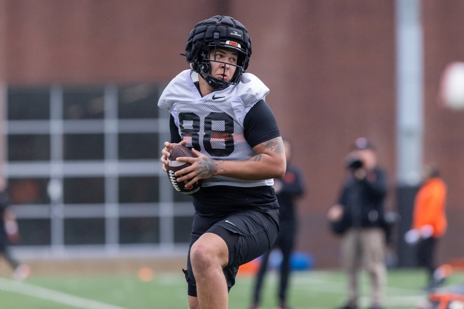 ‘Unicorn’ tight end Riley Williams finds magic in return home with Oregon State