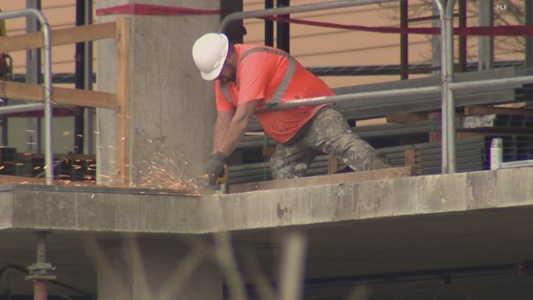 Report shows construction firms continue to struggle to fill positions in Oregon and nationwide