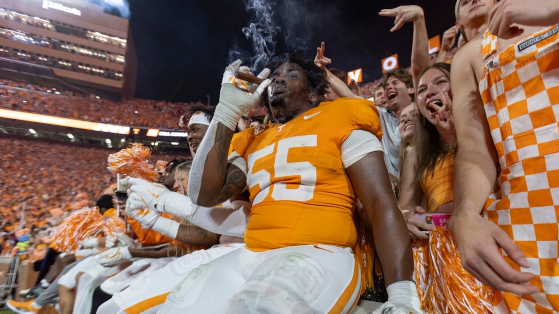 Where to watch Tennessee vs Syracuse football streaming free today
