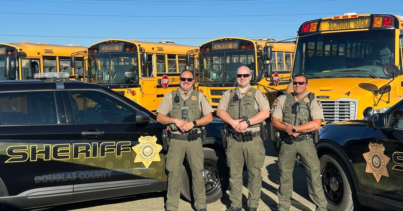 π School is Back in Session β Drive Safely! πΈ
Our School Resource Deputies are on their campuses helping keep students safe as the new school year begins. Motorists, please be extra alert:
Watch for children in crosswalks β they may be unpredictable and need extra time to cross safely.
Stop for school buses with flashing red lights β Oregon law (ORS 811.155) requires all lanes to stop when a school bus is loading or unloading children, unless separated by a physical barrier.
Observe school zone speed limits β typically 20 mph when children are present or when lights are flashing. Be mindful, even if you donβt see children immediately; school zones are active during posted hours.
Expect increased traffic near schools this week as students, parents, and staff return. A few extra seconds of caution can prevent a lifetime of tragedy.
β
Tip: Stay alert, reduce distractions, and plan extra travel time through school zones. Letβs all work together to keep our kids safe and have a great 2025-2026 school year.
@roseburgpublicschools South Umpqua School District
