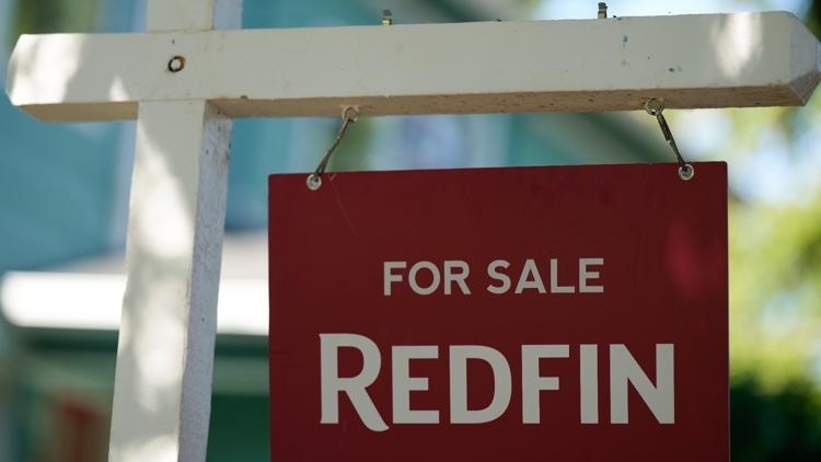 Average rate on a 30-year mortgage drops to 6.5%, lowest level since last October