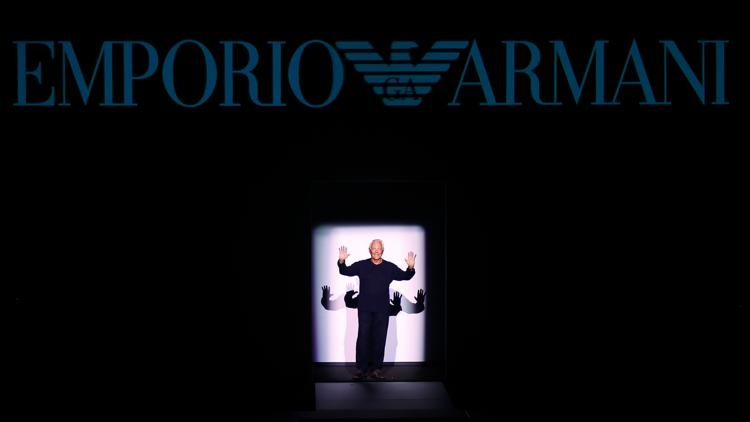 Giorgio Armani paid tribute by Julia Roberts, Anna Wintour and more