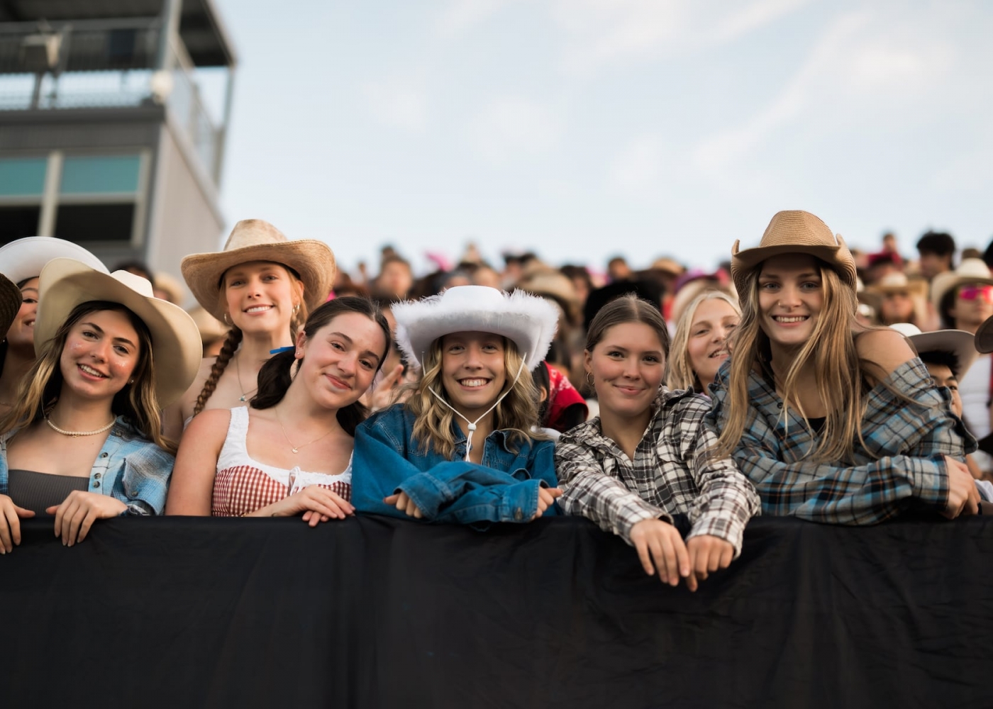 Watch Lakeridge vs Mountainside: Live high school football (9/5/2025)