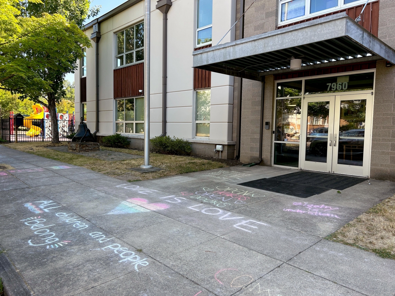 Families leave Portland Catholic school after it removed student with same-sex parents
