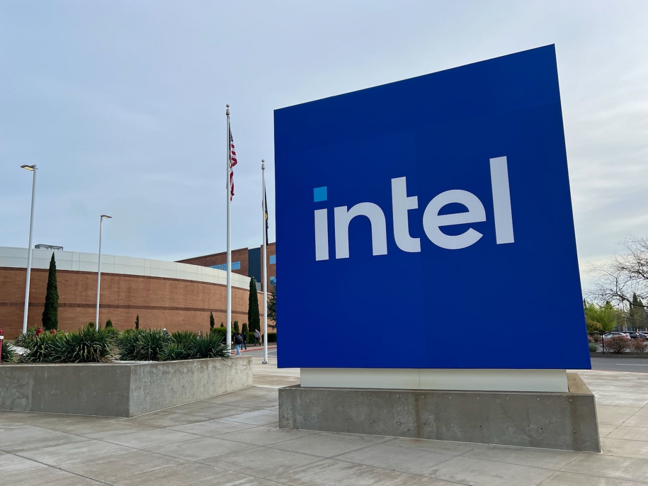Intel’s top Oregon executive, most senior female leader, is leaving the company
