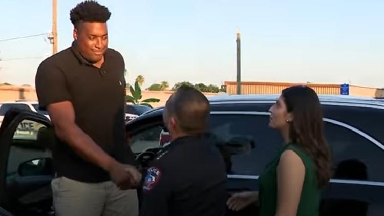 Everything is bigger in Texas ... even the police officers! Meet Kemah's 7'3