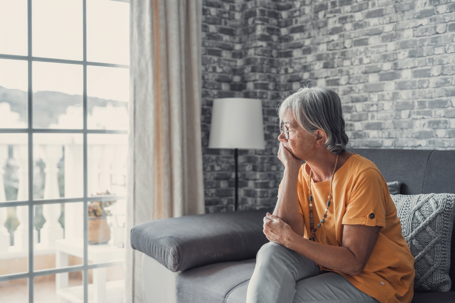 Miss Manners: Old friend’s kind words during phone call touched me. But what should I say in return?