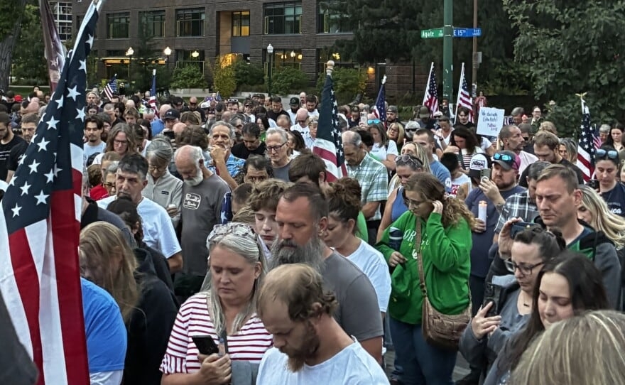 Candlelight vigil for Charlie Kirk in Eugene draws hundreds of attendees