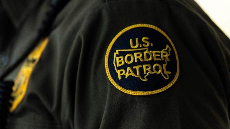Border Patrol agent who led immigration crackdown in Los Angeles arrives in Chicago