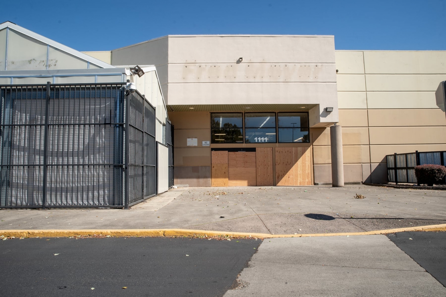 East Portland residents wonder what’s next for vacant Gateway Fred Meyer