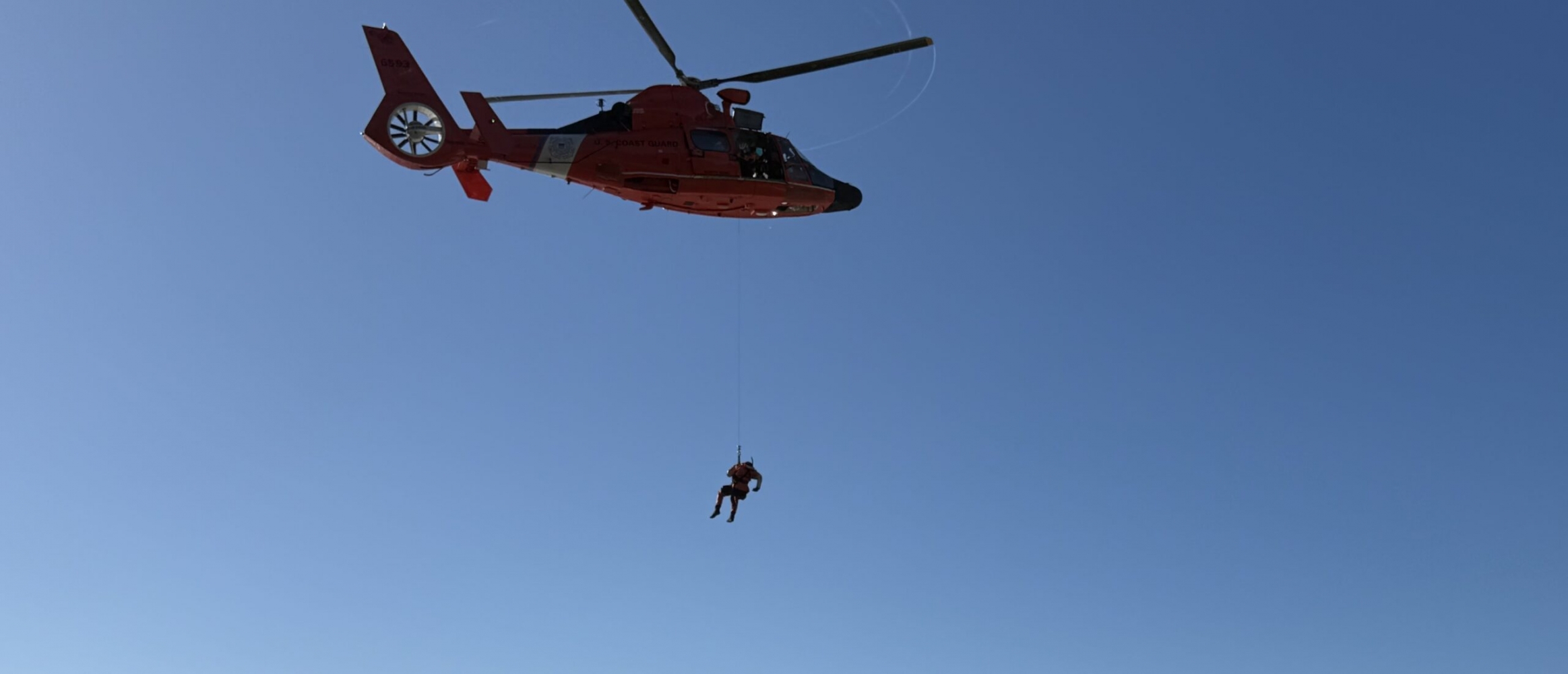 Coast Guard swimmer who pulled body from Thor's Well tells sightseers 