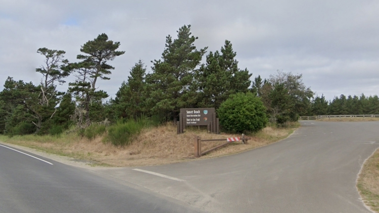 Explosive device found at Oregon Coast beach bathroom, state police say