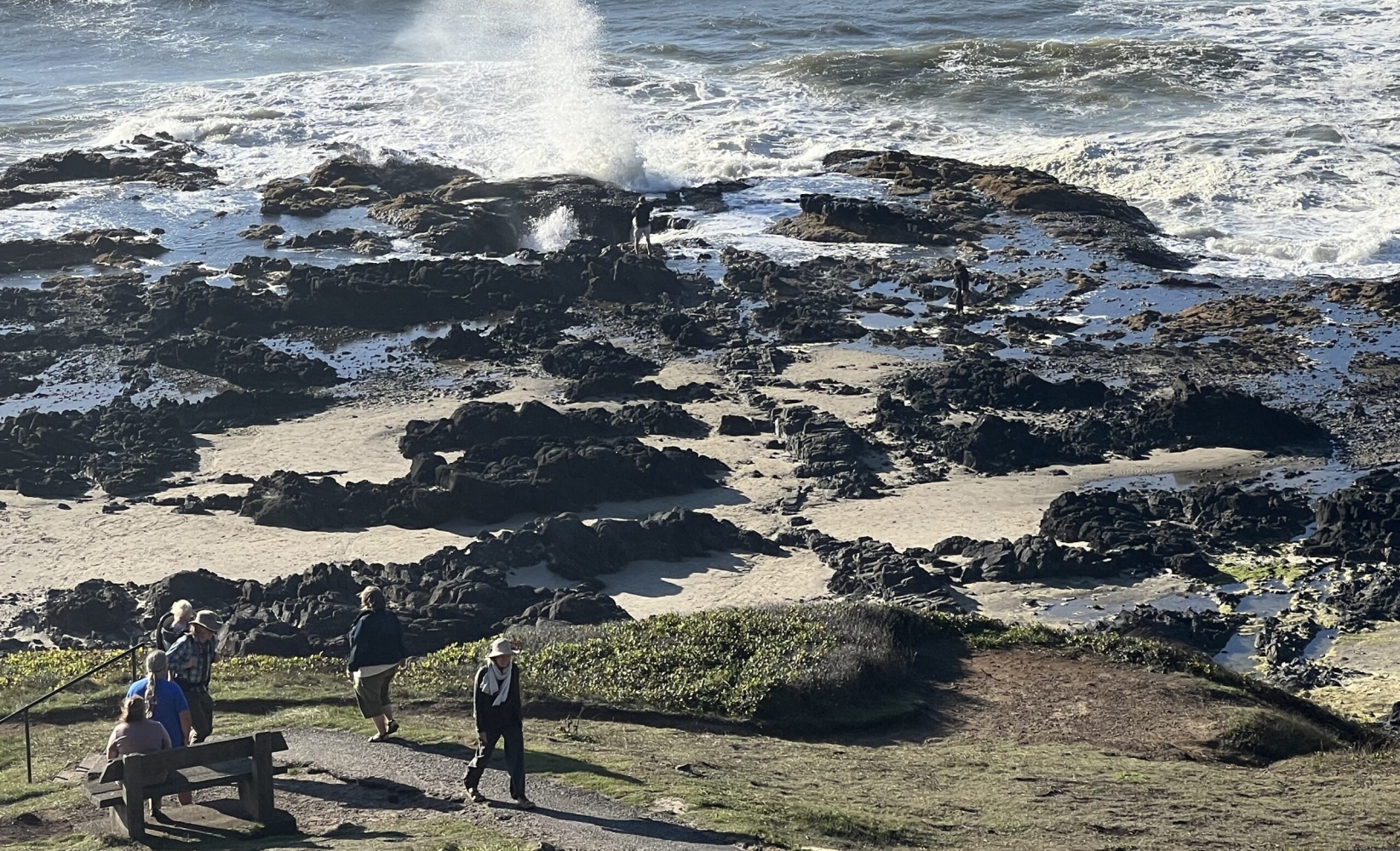 Coast Guard swimmer who pulled body from Thor’s Well tells sightseers “It’s not worth risking your life to peer over the edge … There’s nothing in it.”