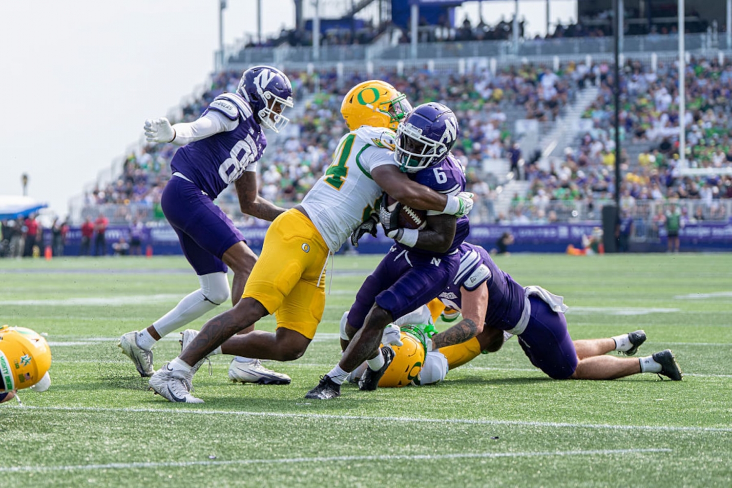 Oregon focuses on run defense ahead of rivalry game with Oregon State