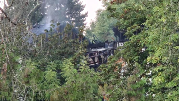 Apartment fire in Aloha leaves 17 residents displaced