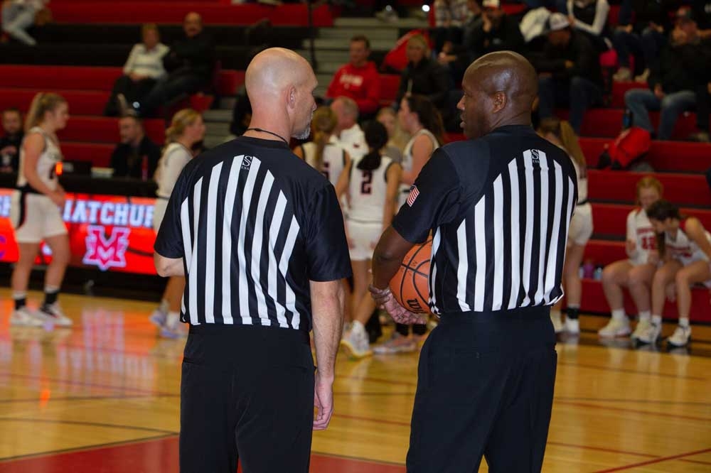 Officials needed for youth basketball in Central Oregon