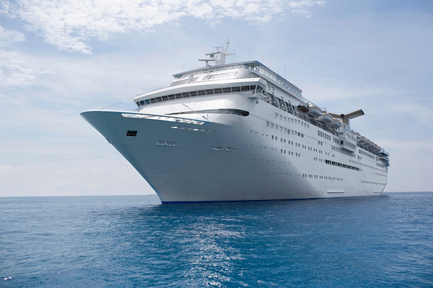 Miss Manners: Odoriferous couple on cruise ship begs the question - should we tell them they smell?