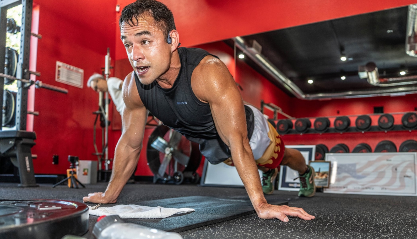 Oregon National Guard major sets world record for pushups in an hour