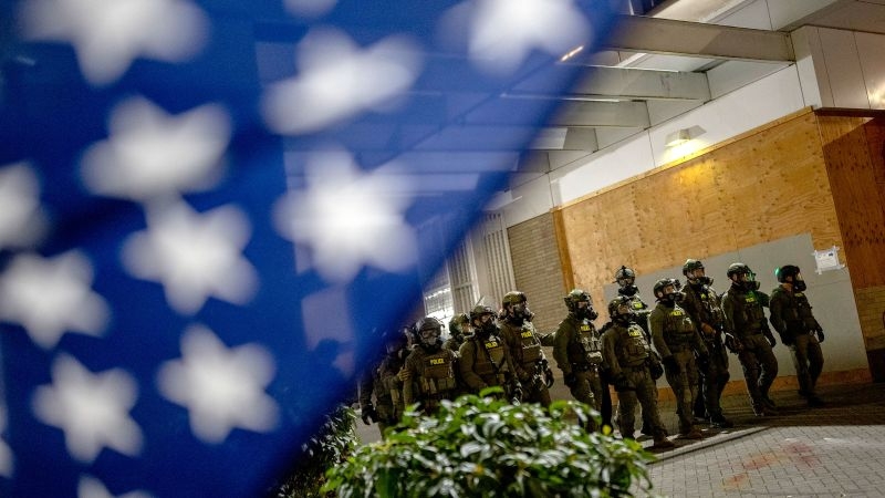 Live updates: National Guard deployments, Chicago and Portland court hearings